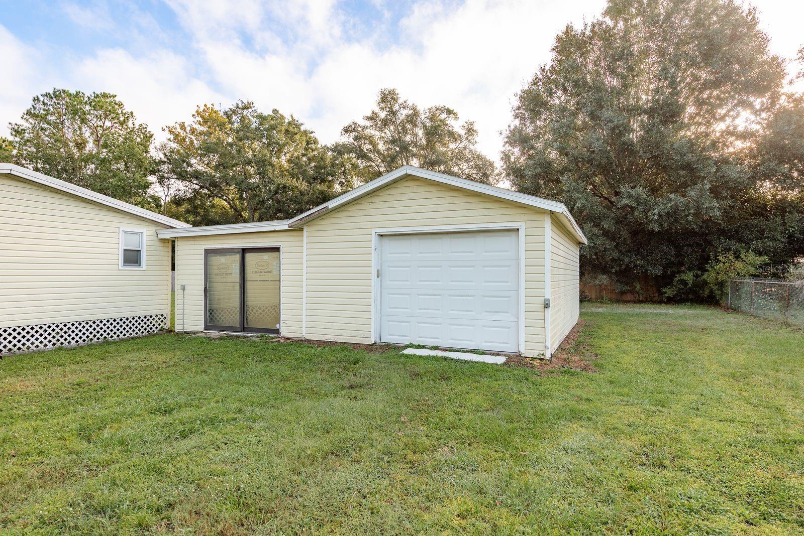 Listing photo id 30 for 6416 Candlewood Drive