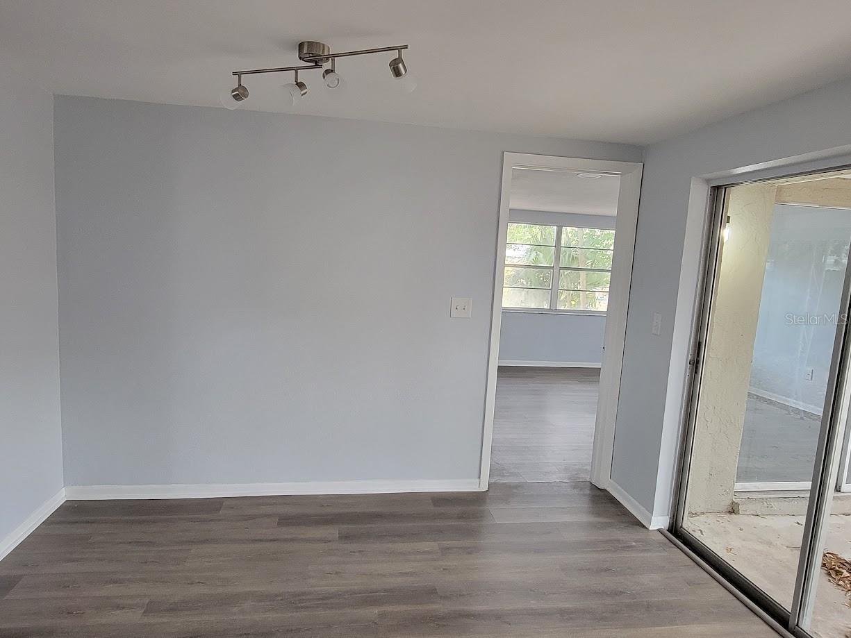 Image 7 of 16 For 7226 Magnolia Valley Drive