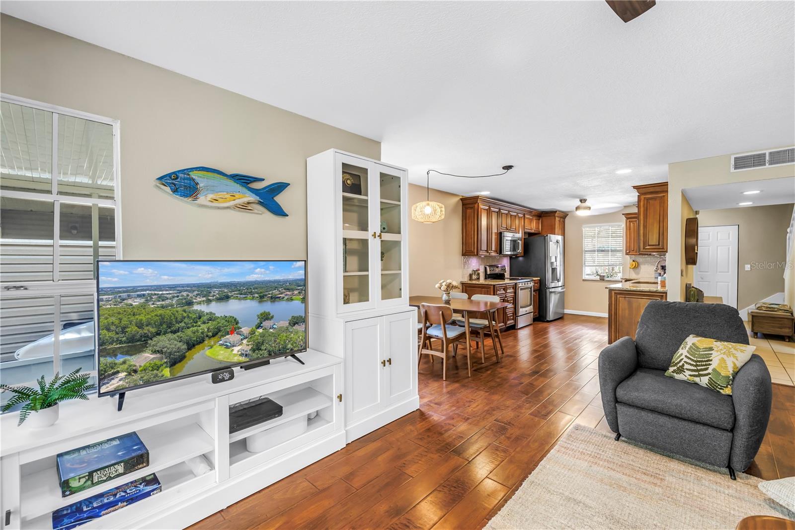 Image 11 of 43 For 6905 Lake Place Court