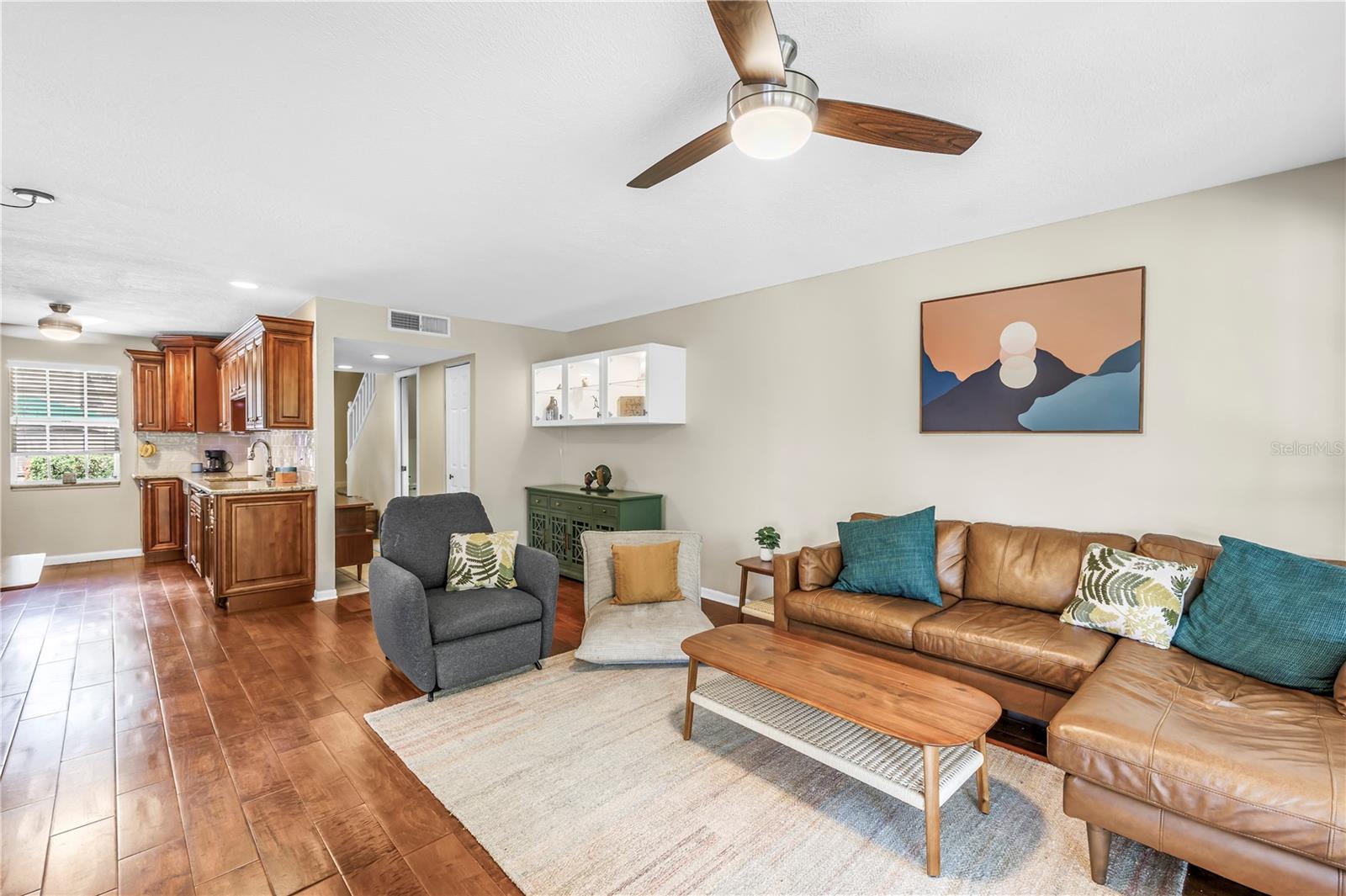 Image 12 of 43 For 6905 Lake Place Court