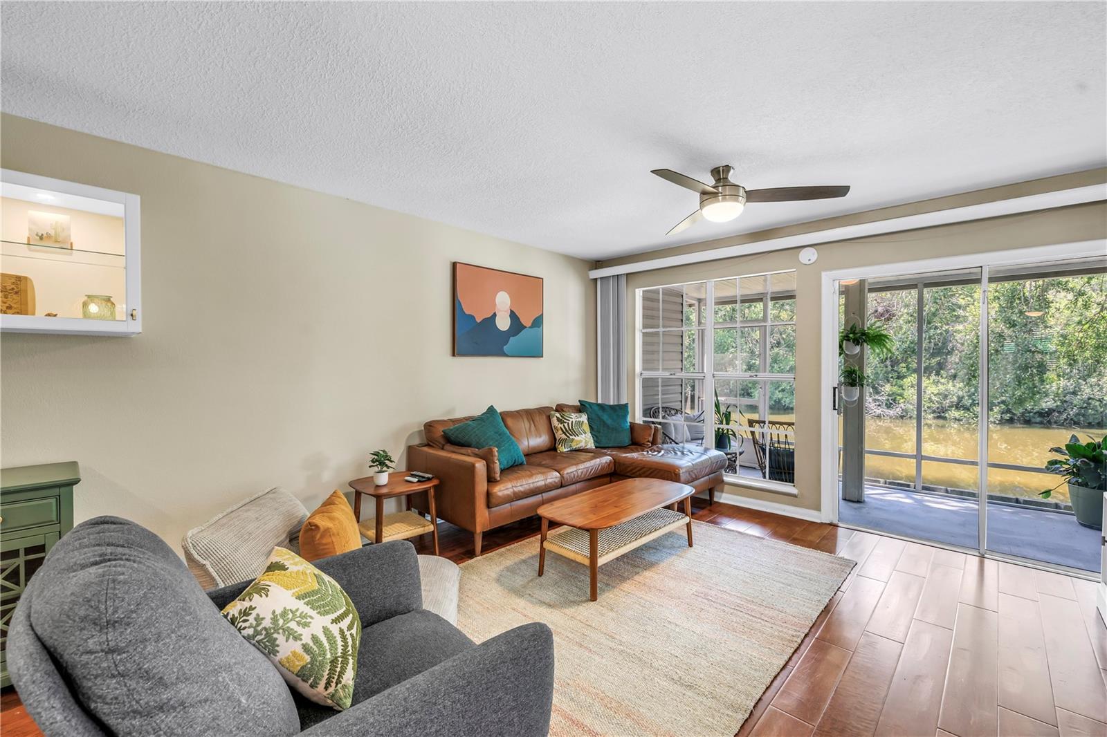Image 13 of 43 For 6905 Lake Place Court