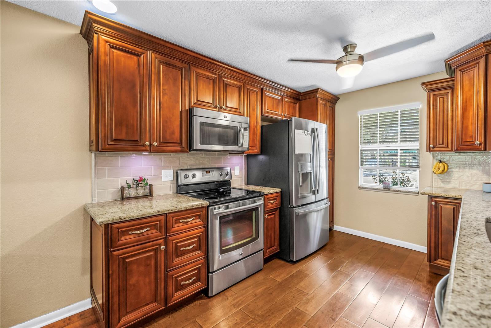 Image 5 of 43 For 6905 Lake Place Court