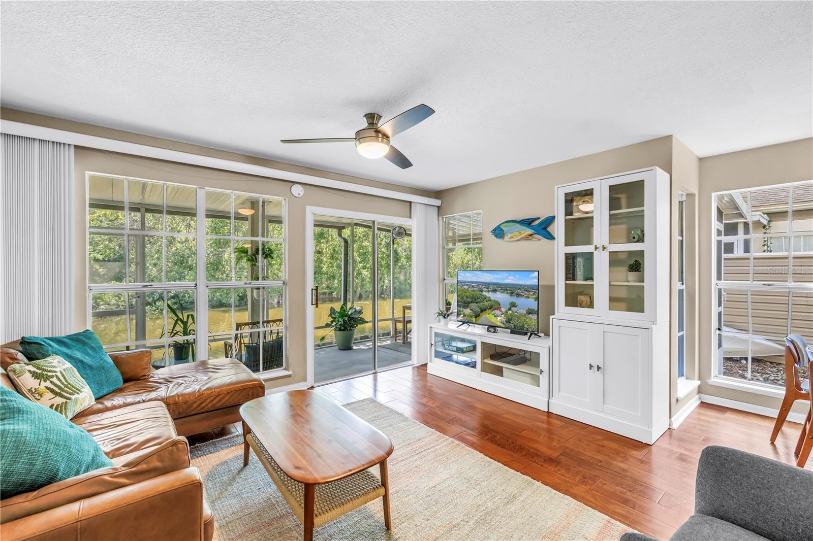 Image 7 of 43 For 6905 Lake Place Court