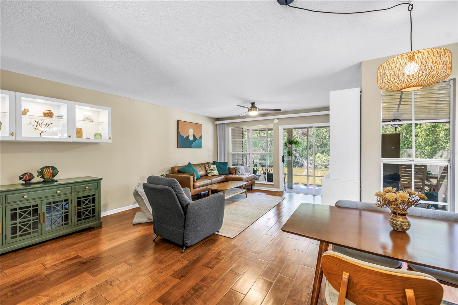 Image 9 of 43 For 6905 Lake Place Court