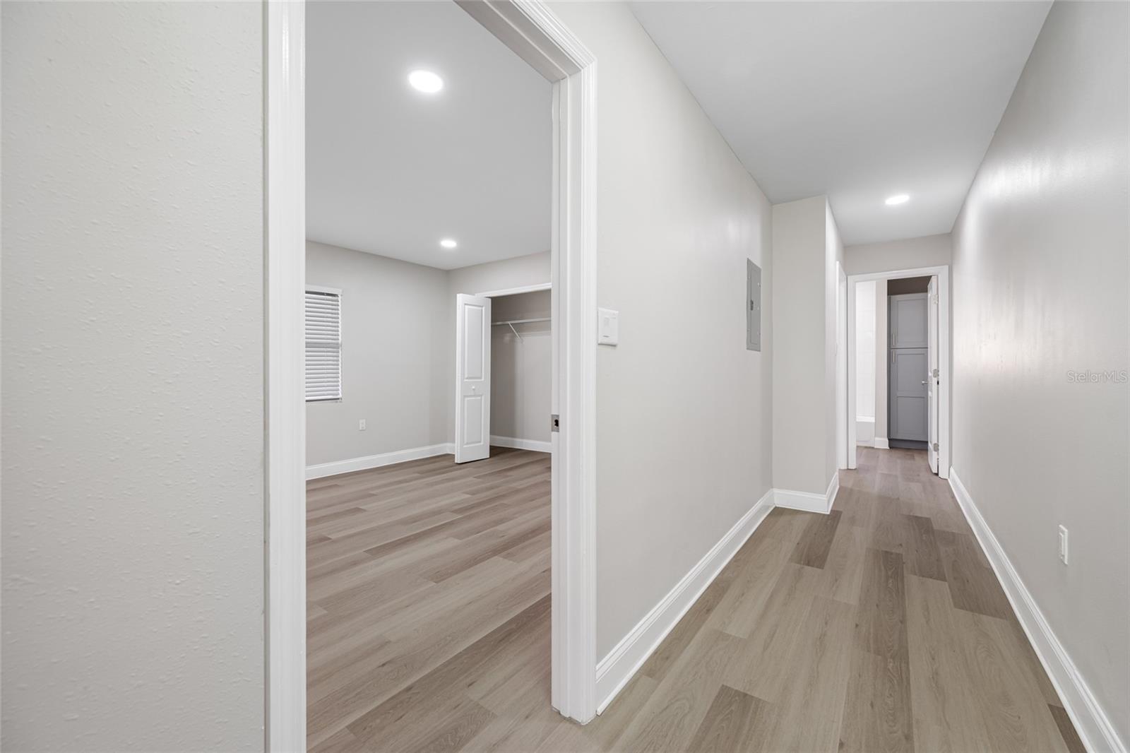 Image 10 of 17 For 140 Davis Boulevard 4