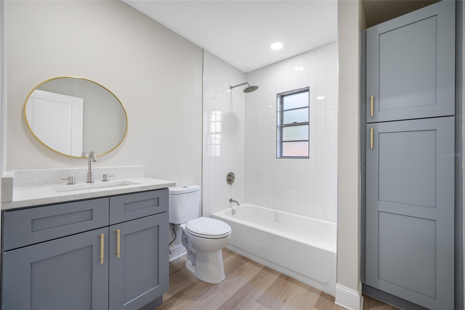 Image 15 of 17 For 140 Davis Boulevard 4