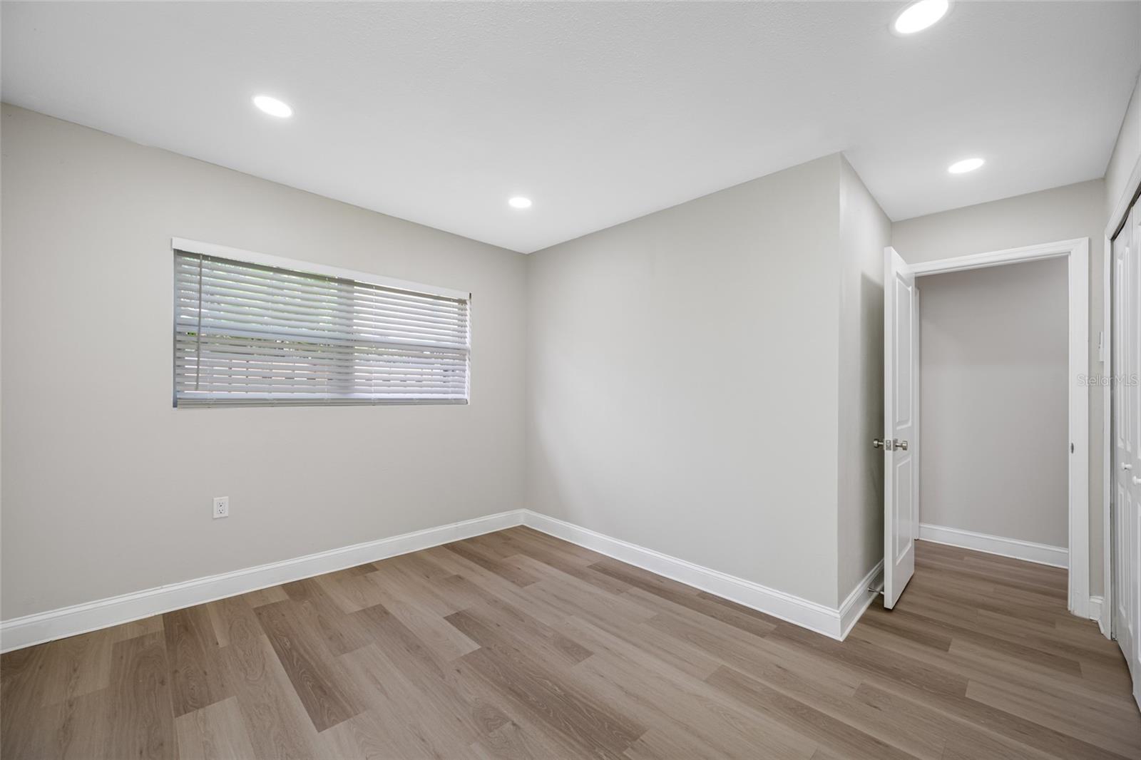 Image 17 of 17 For 140 Davis Boulevard 4