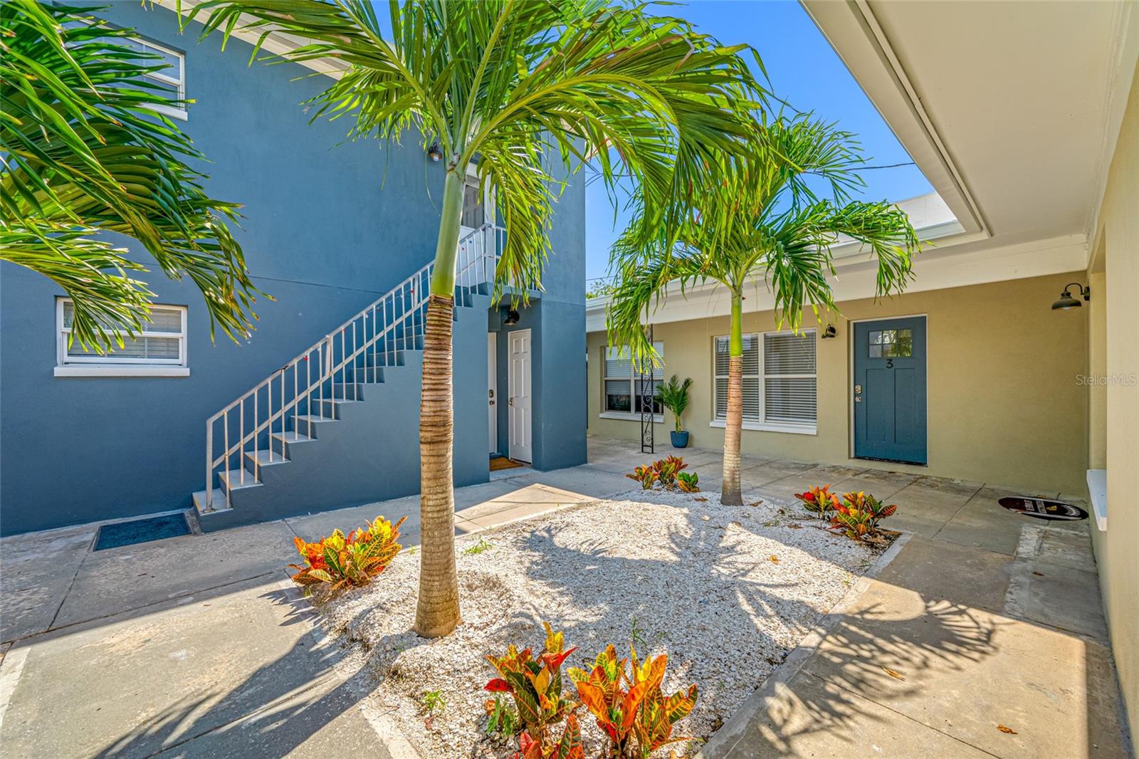 Image 3 of 17 For 140 Davis Boulevard 4