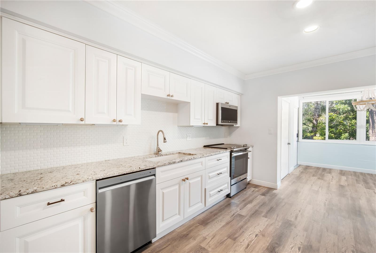 Image 18 of 23 For 1330 Snell Isle Boulevard Ne 4