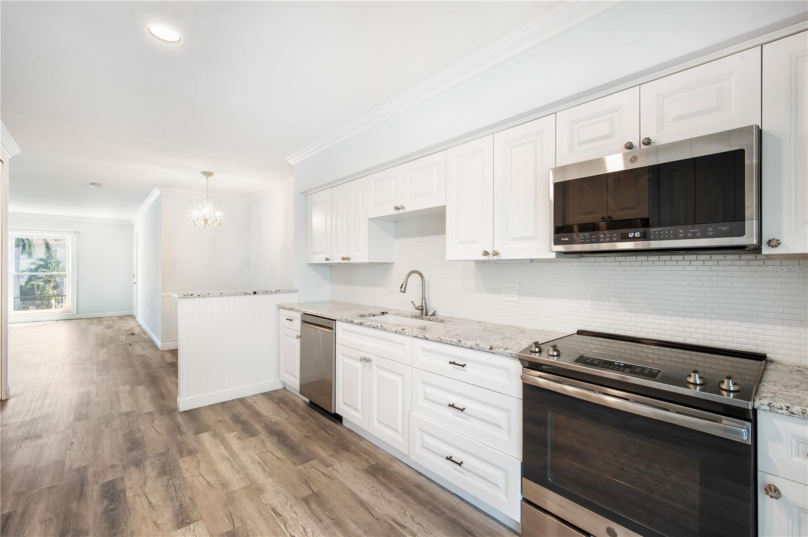 Image 19 of 23 For 1330 Snell Isle Boulevard Ne 4