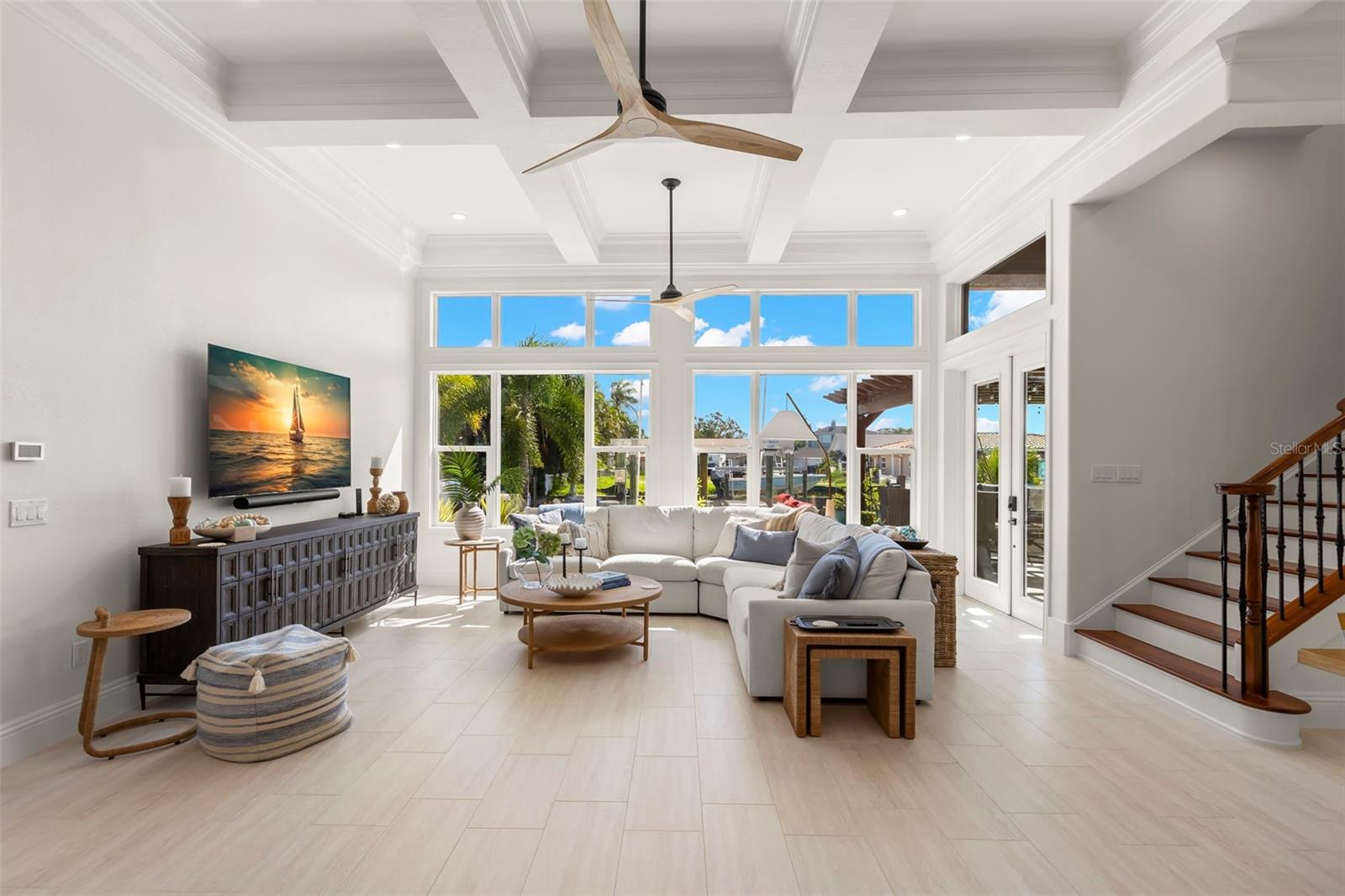 Listing photo id 17 for 2133 Harbor View Drive