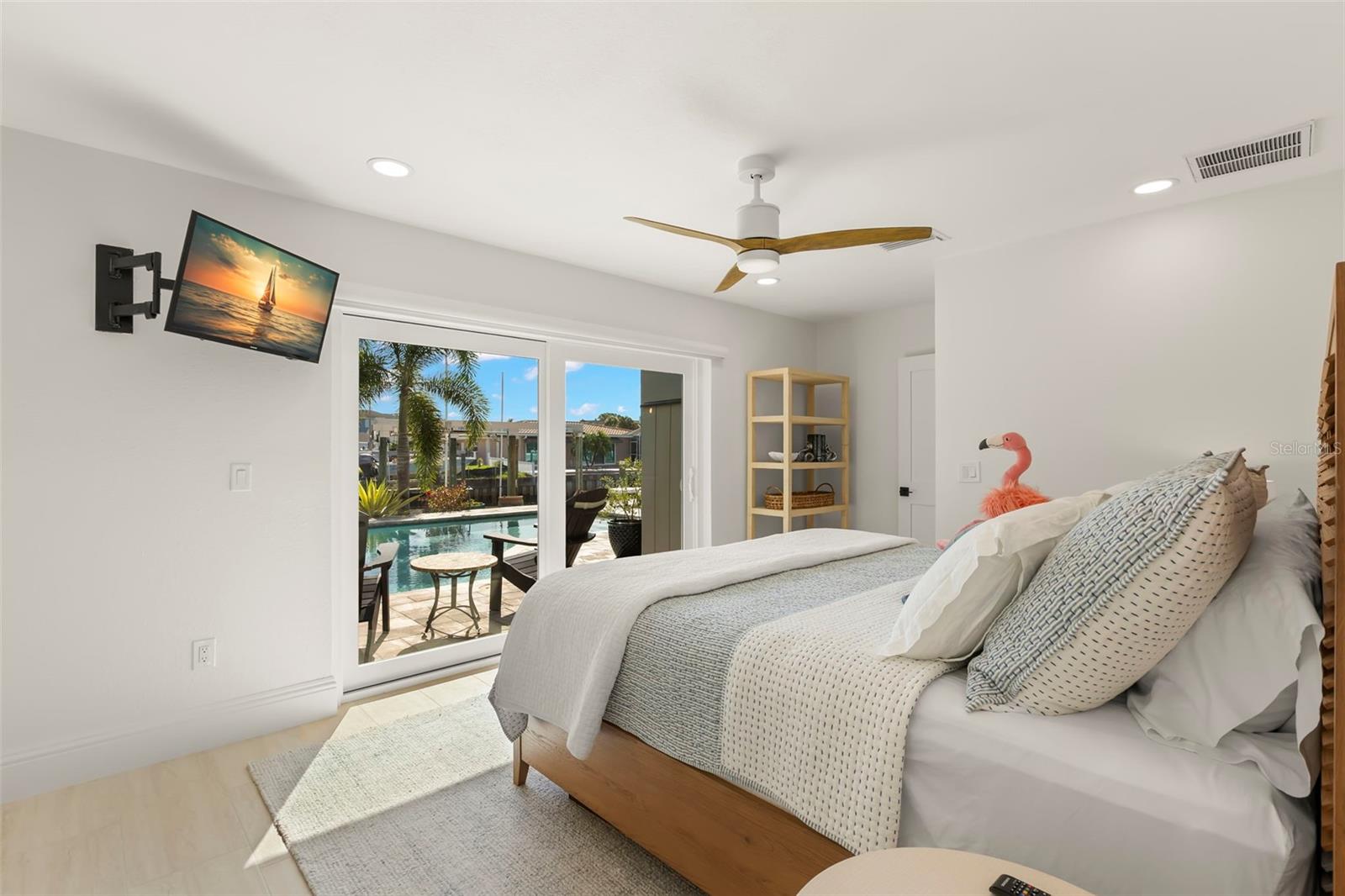 Listing photo id 23 for 2133 Harbor View Drive