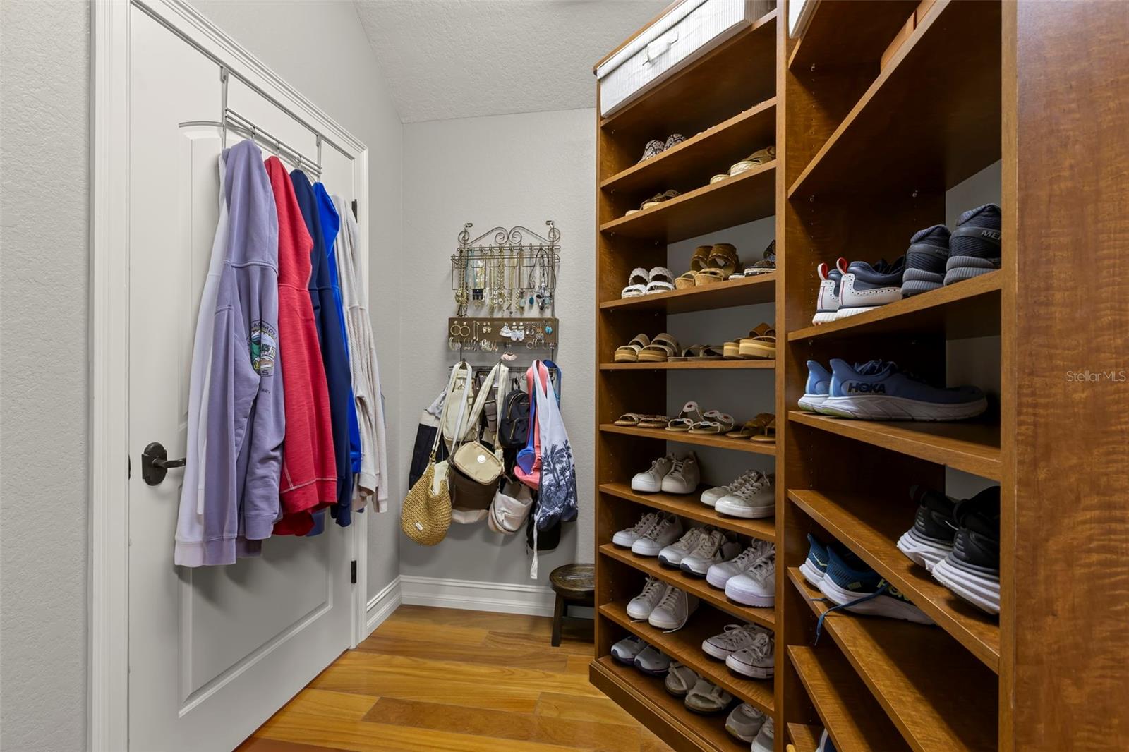 Listing photo id 42 for 2133 Harbor View Drive