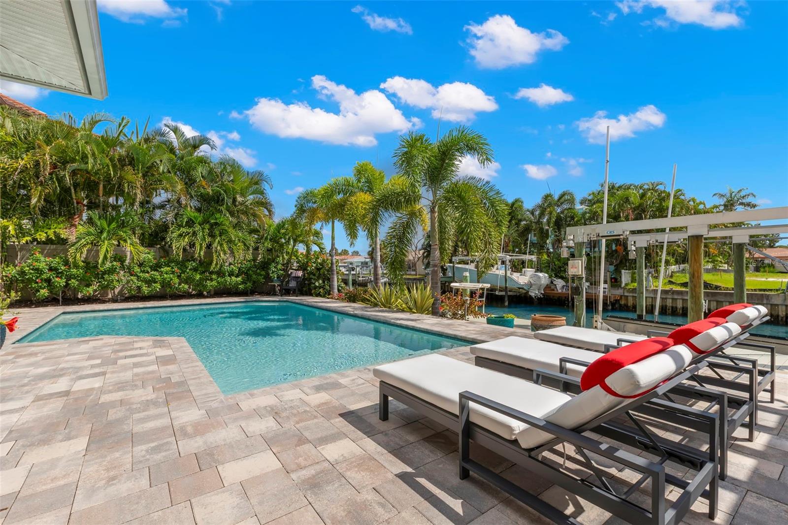 Listing photo id 47 for 2133 Harbor View Drive