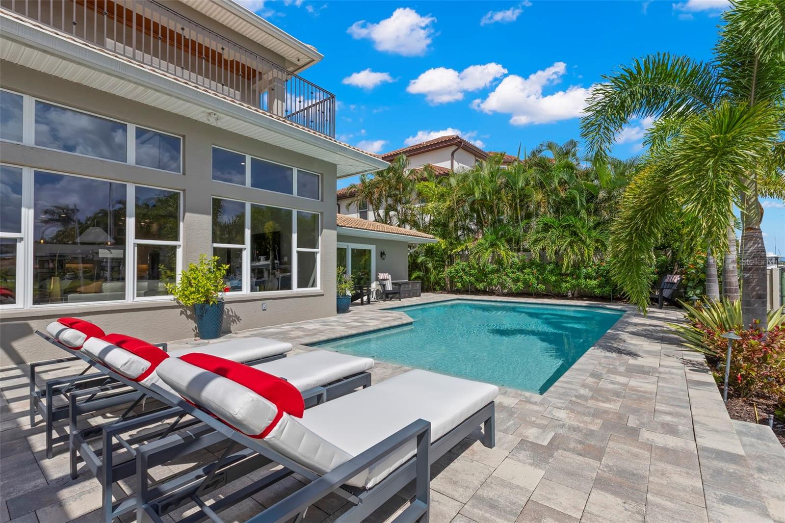 Listing photo id 48 for 2133 Harbor View Drive