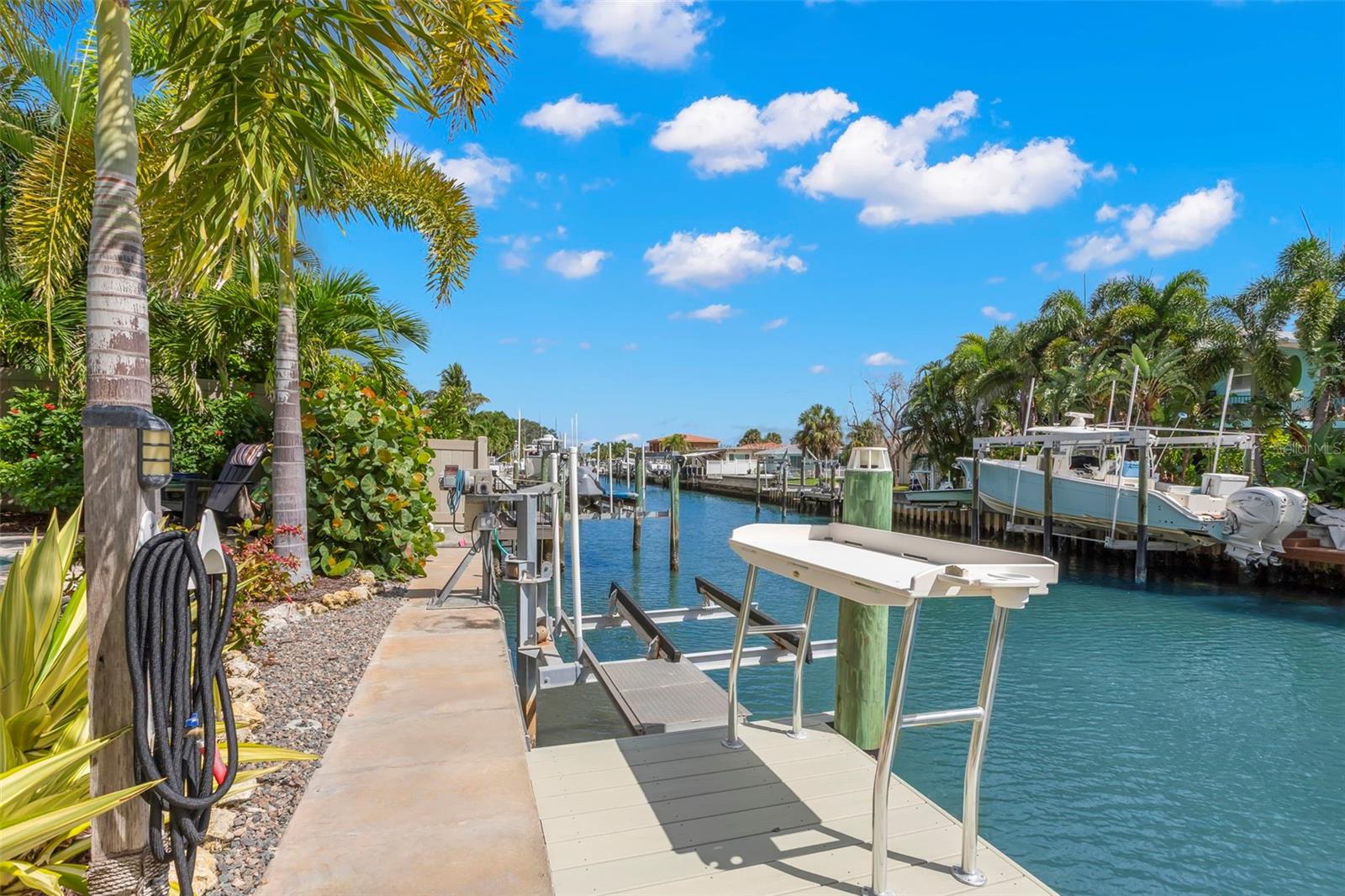 Listing photo id 52 for 2133 Harbor View Drive