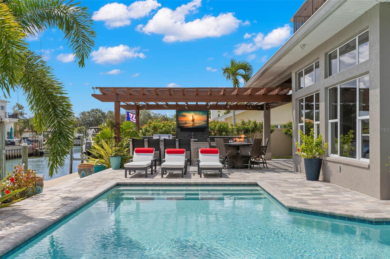Listing photo id 55 for 2133 Harbor View Drive