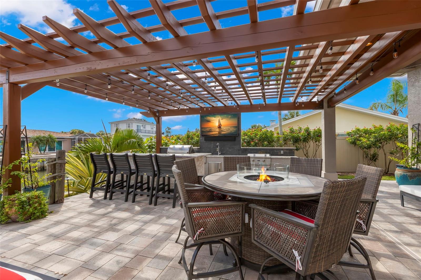 Listing photo id 58 for 2133 Harbor View Drive