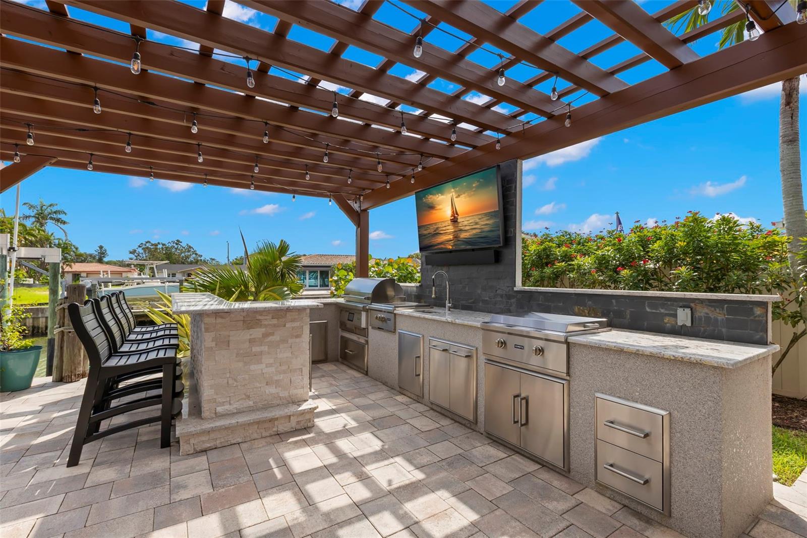 Listing photo id 59 for 2133 Harbor View Drive