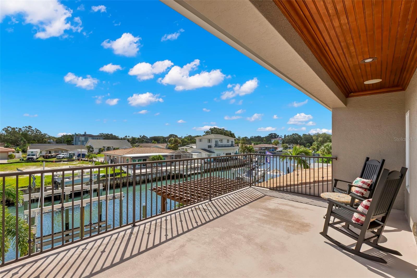 Listing photo id 61 for 2133 Harbor View Drive