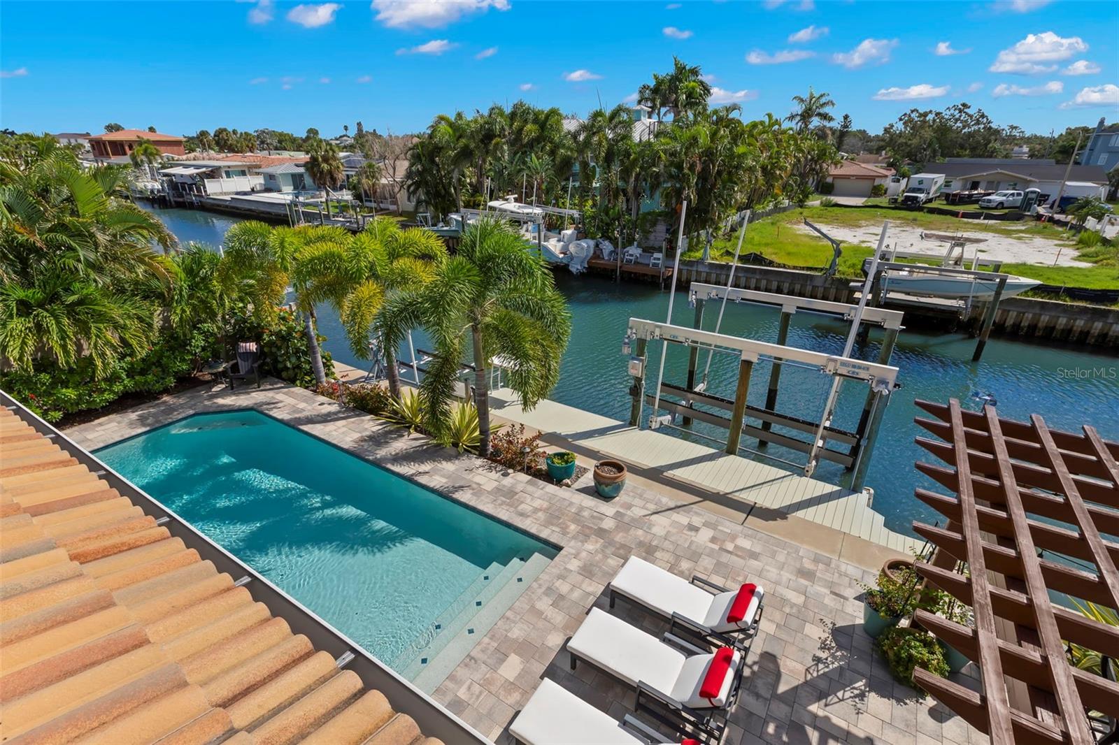 Listing photo id 62 for 2133 Harbor View Drive