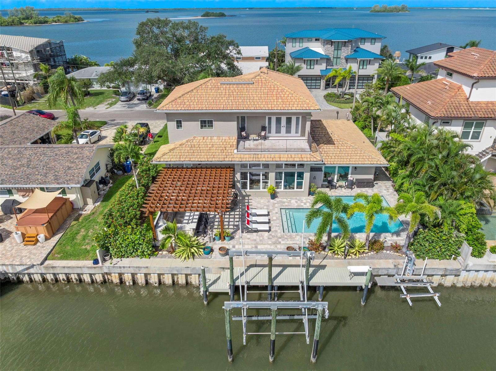 Listing photo id 66 for 2133 Harbor View Drive