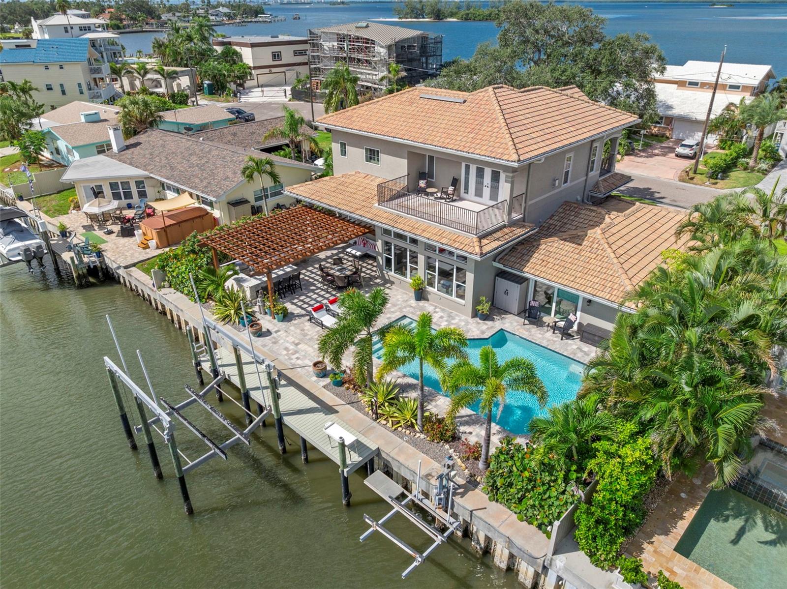 Listing photo id 67 for 2133 Harbor View Drive