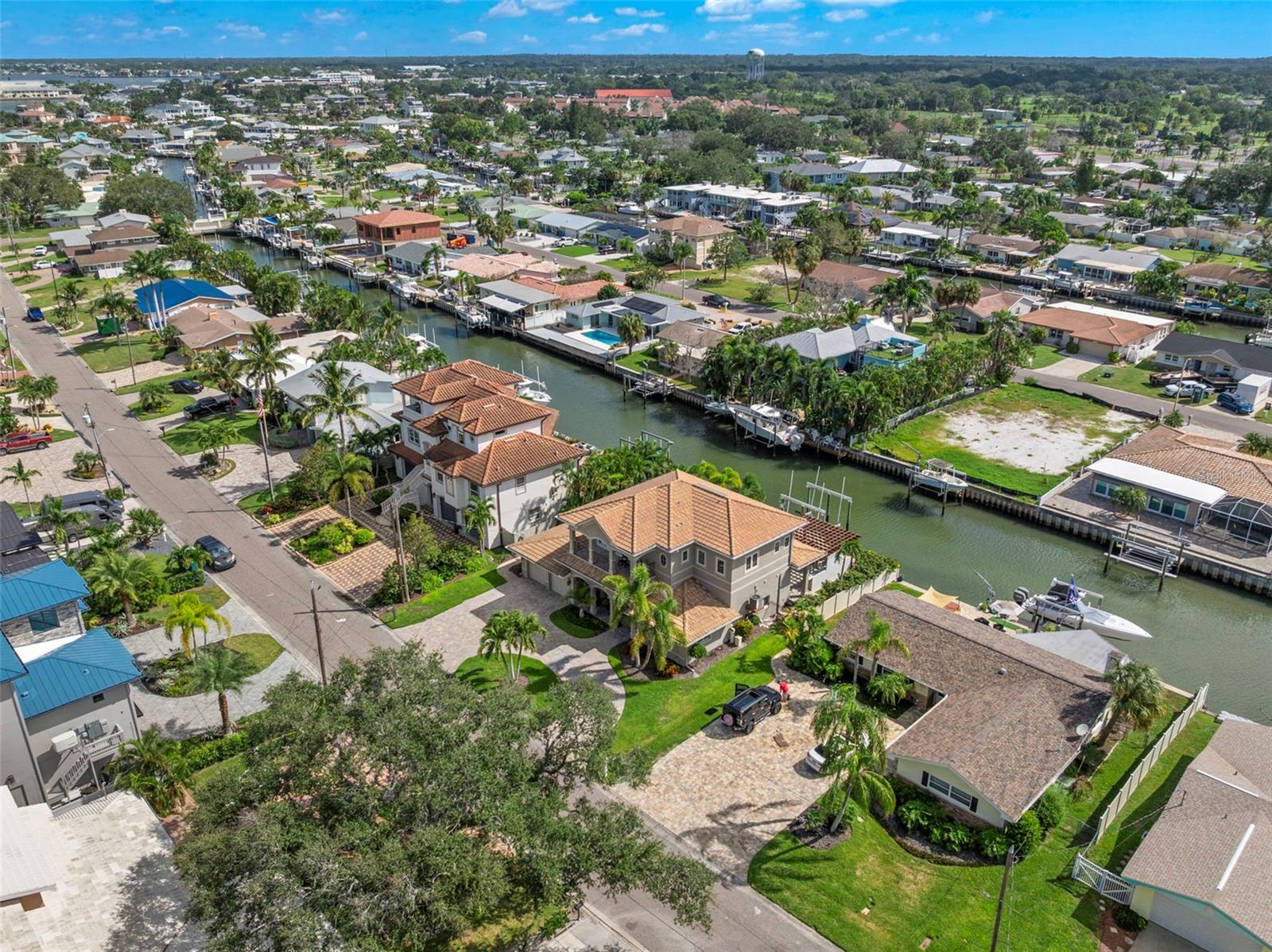Listing photo id 70 for 2133 Harbor View Drive
