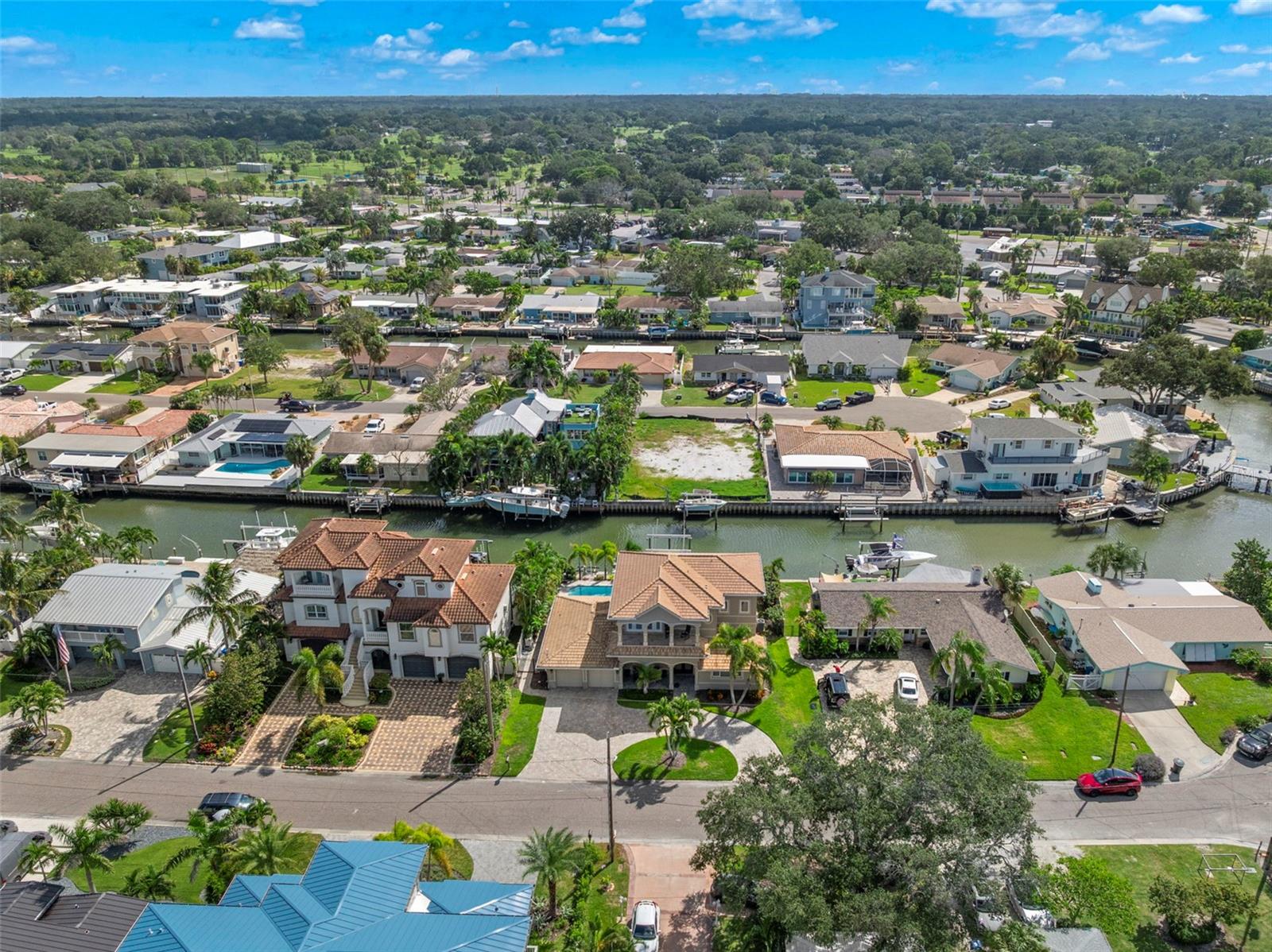Listing photo id 71 for 2133 Harbor View Drive