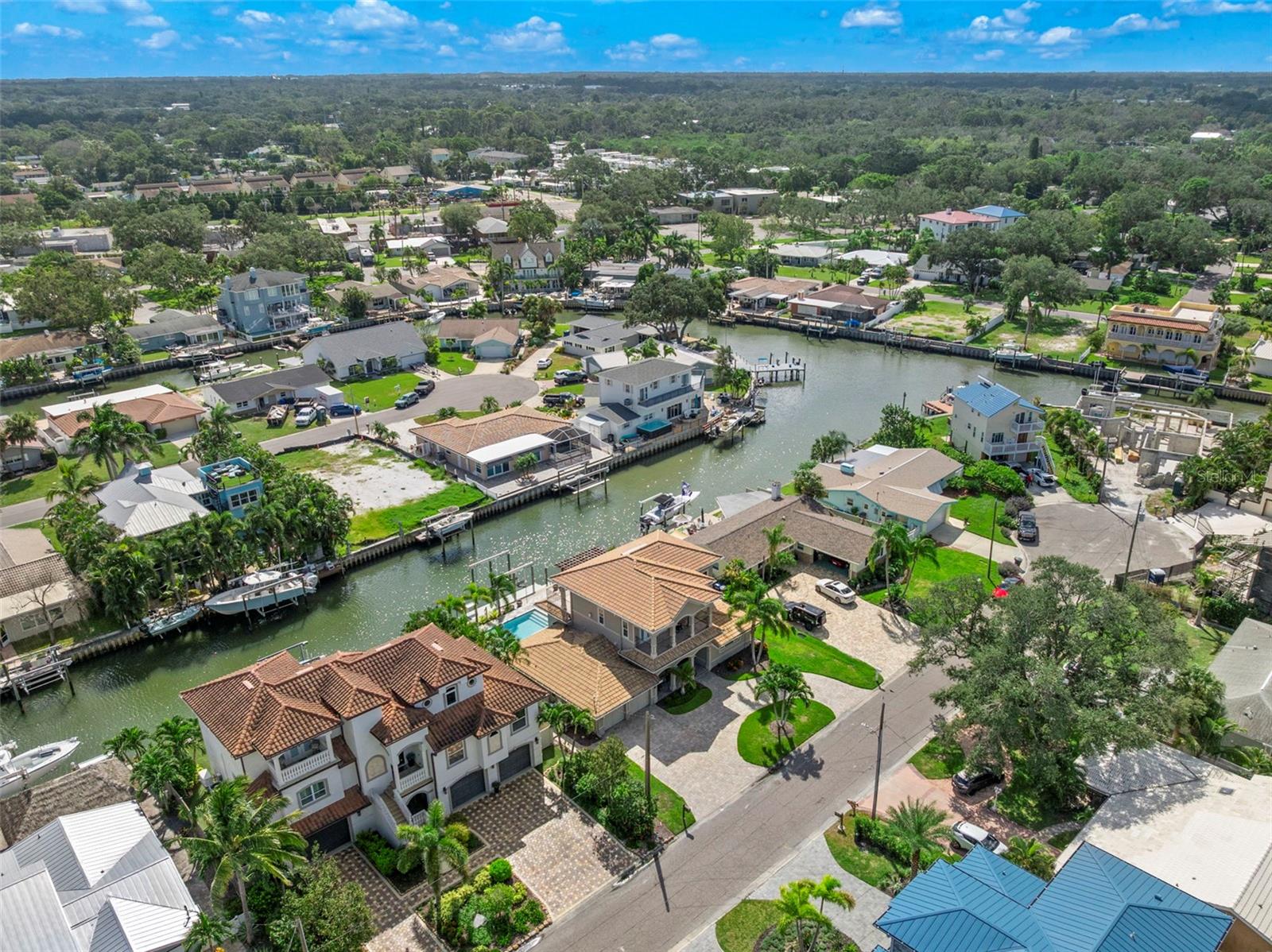 Listing photo id 72 for 2133 Harbor View Drive