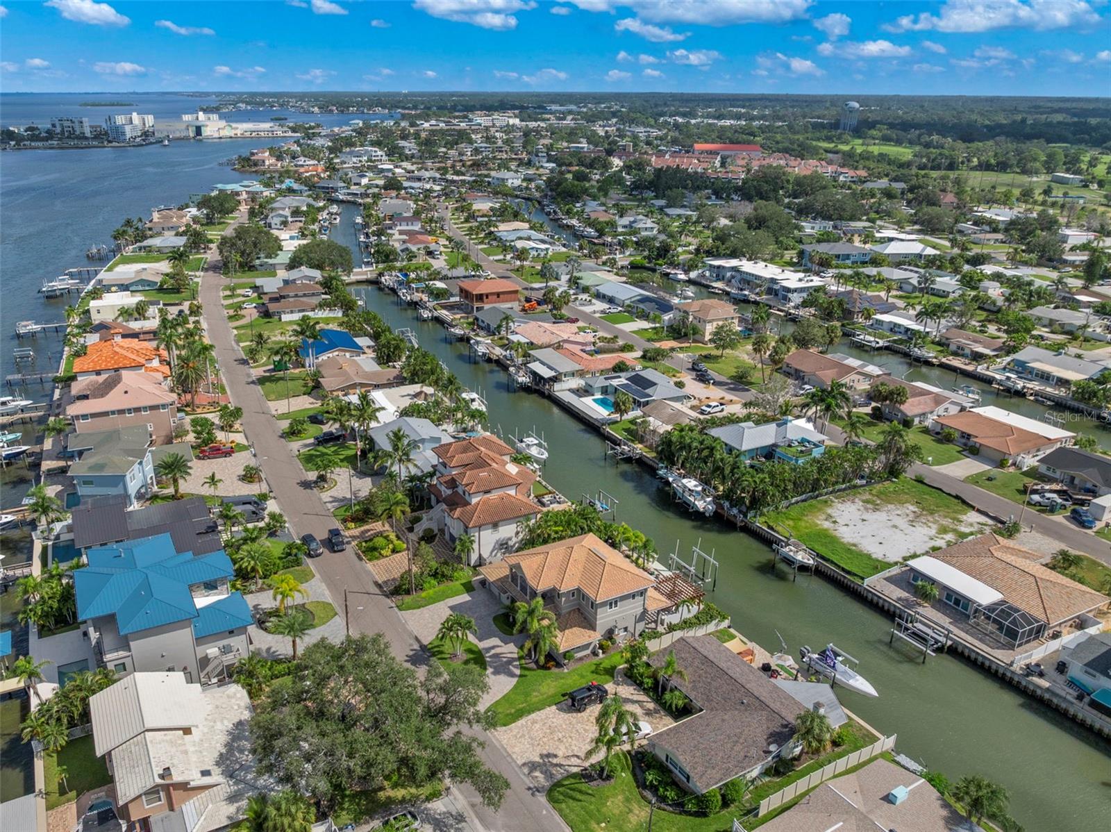 Listing photo id 76 for 2133 Harbor View Drive