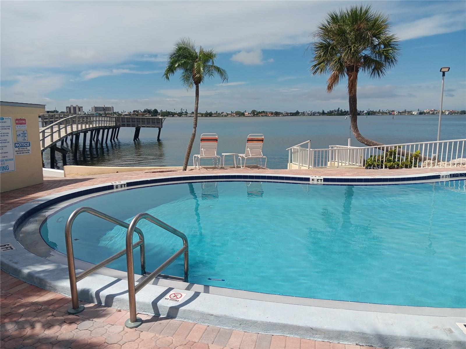 Image 2 of 4 For 4775 Cove Circle 1102