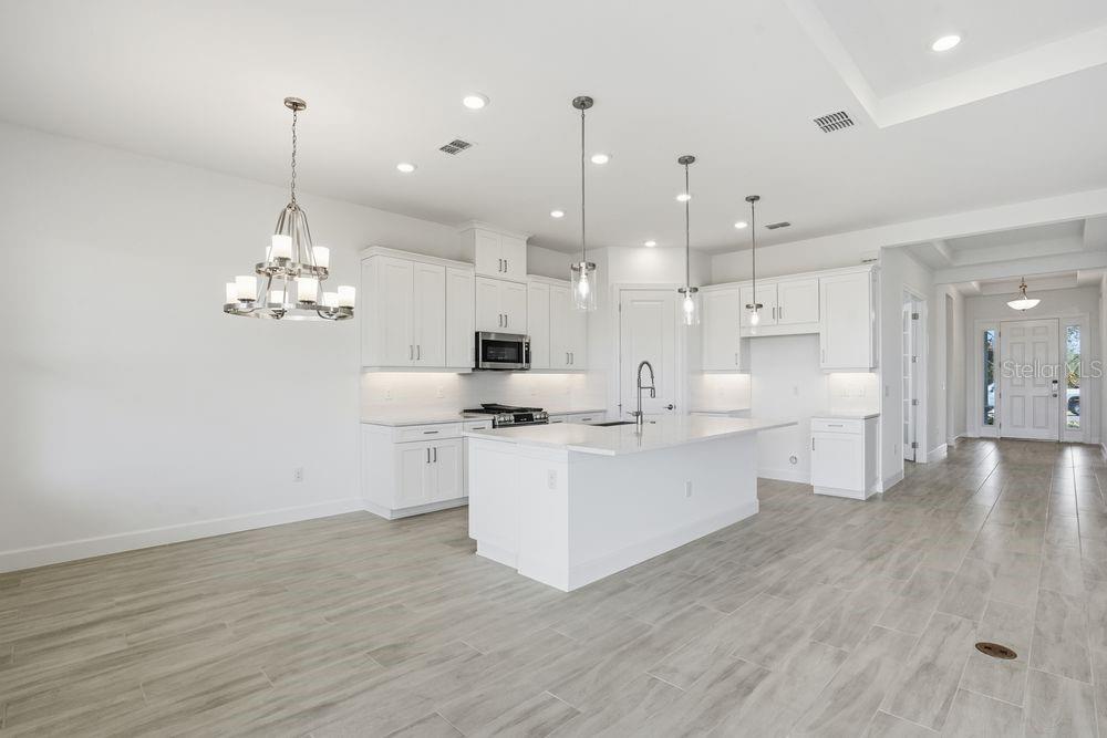 Image 11 of 56 For 13713 Iona Avenue