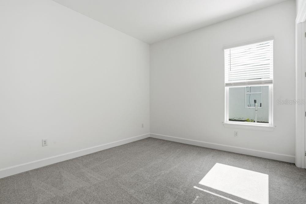 Image 16 of 56 For 13713 Iona Avenue