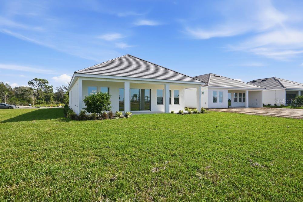 Image 29 of 56 For 13713 Iona Avenue