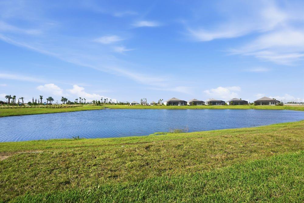 Image 32 of 56 For 13713 Iona Avenue