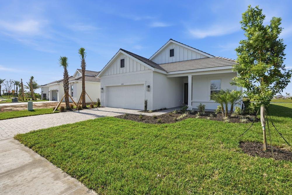 Image 33 of 56 For 13713 Iona Avenue