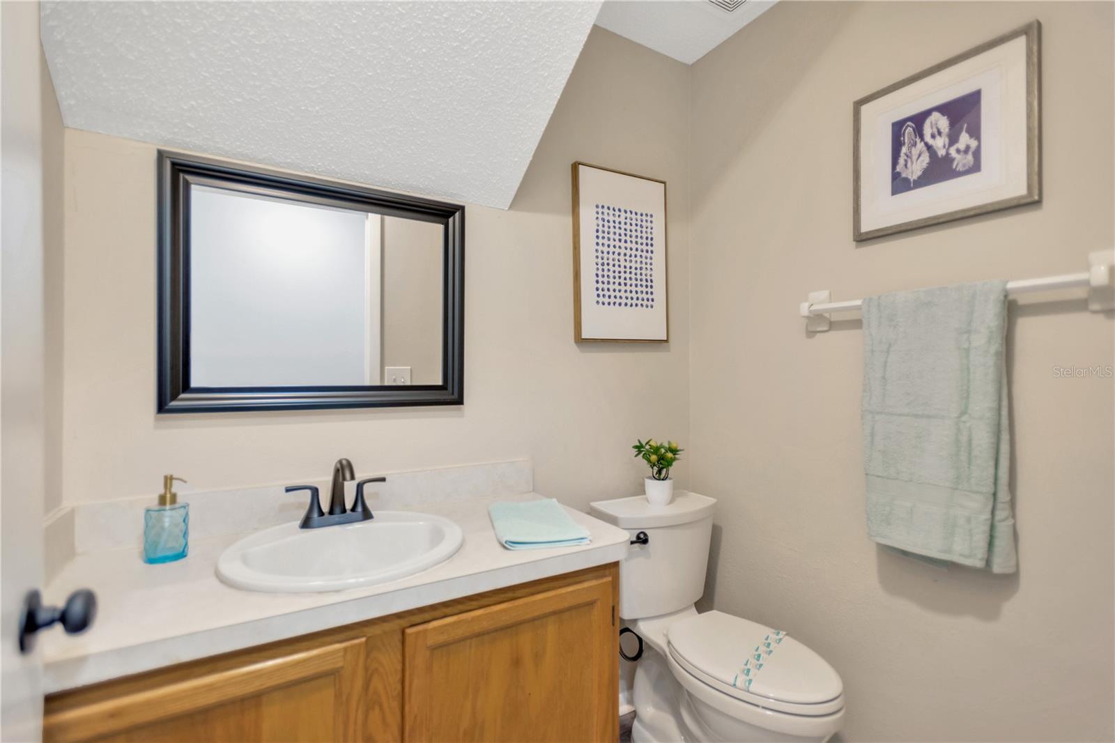 Image 11 of 16 For 327 Kensington Lake Circle