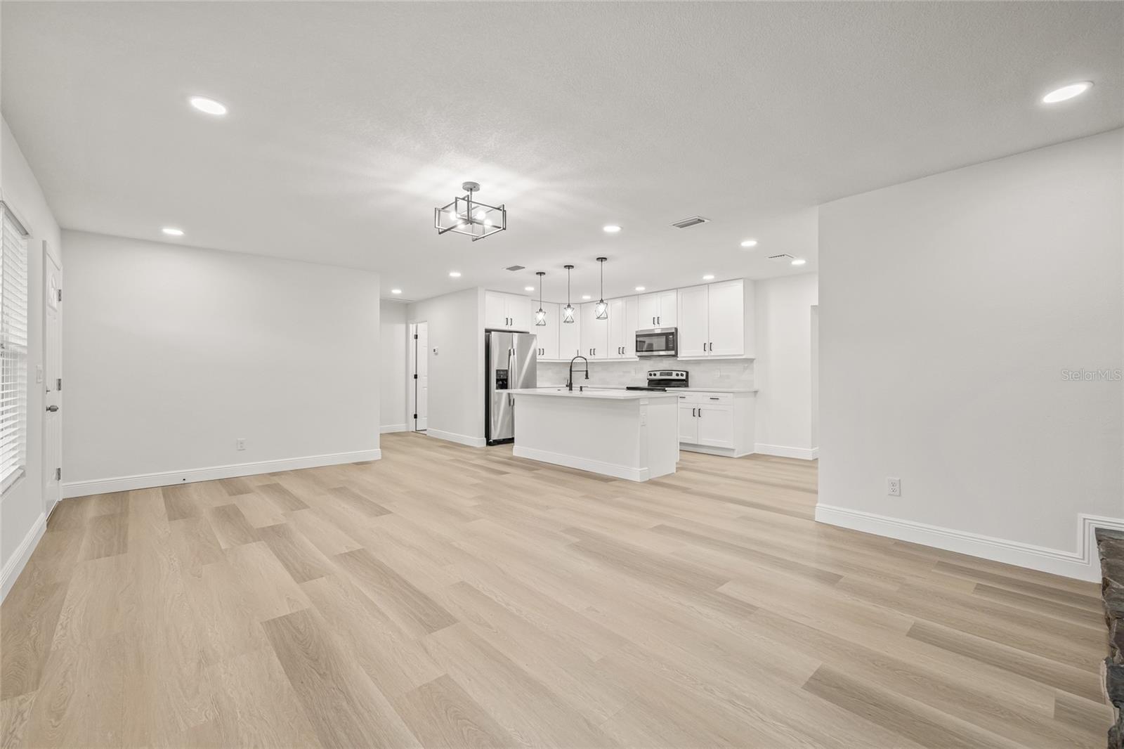Image 11 of 47 For 10517 Hamner Avenue