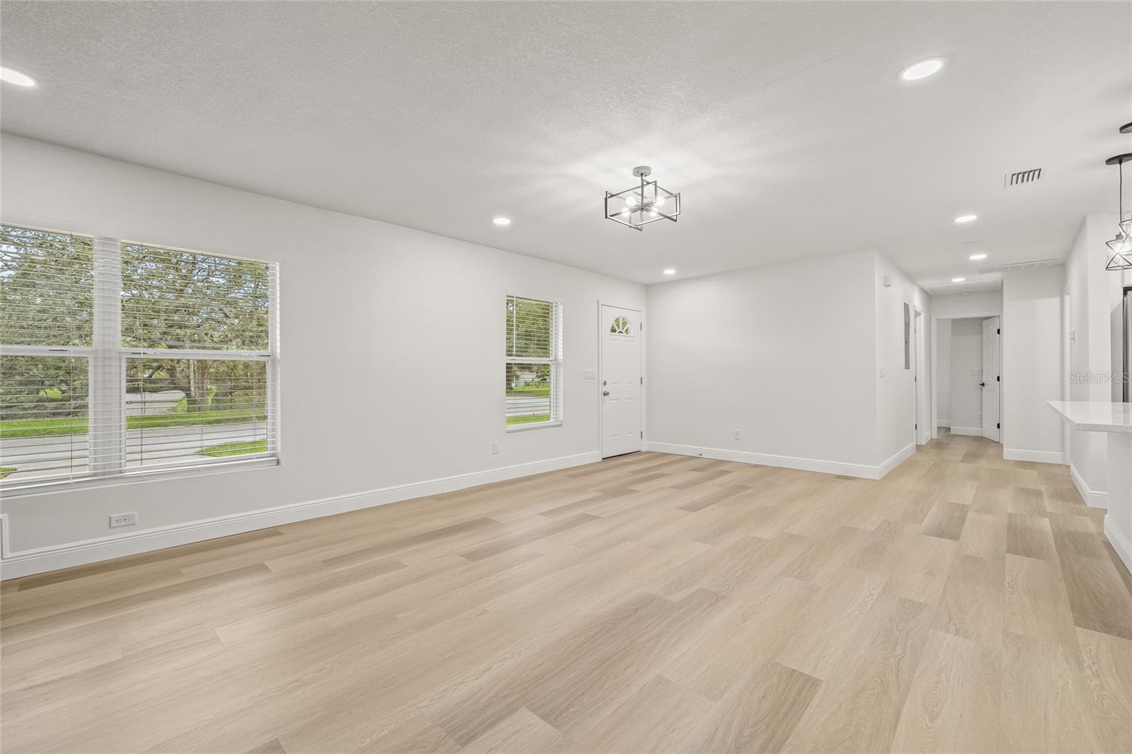Image 12 of 47 For 10517 Hamner Avenue