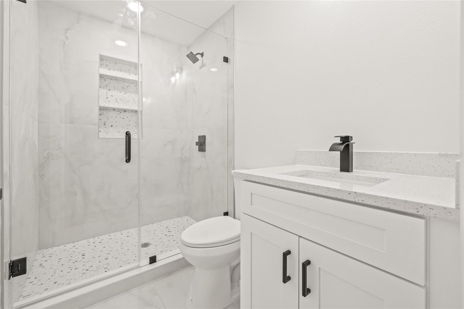 Image 23 of 47 For 10517 Hamner Avenue
