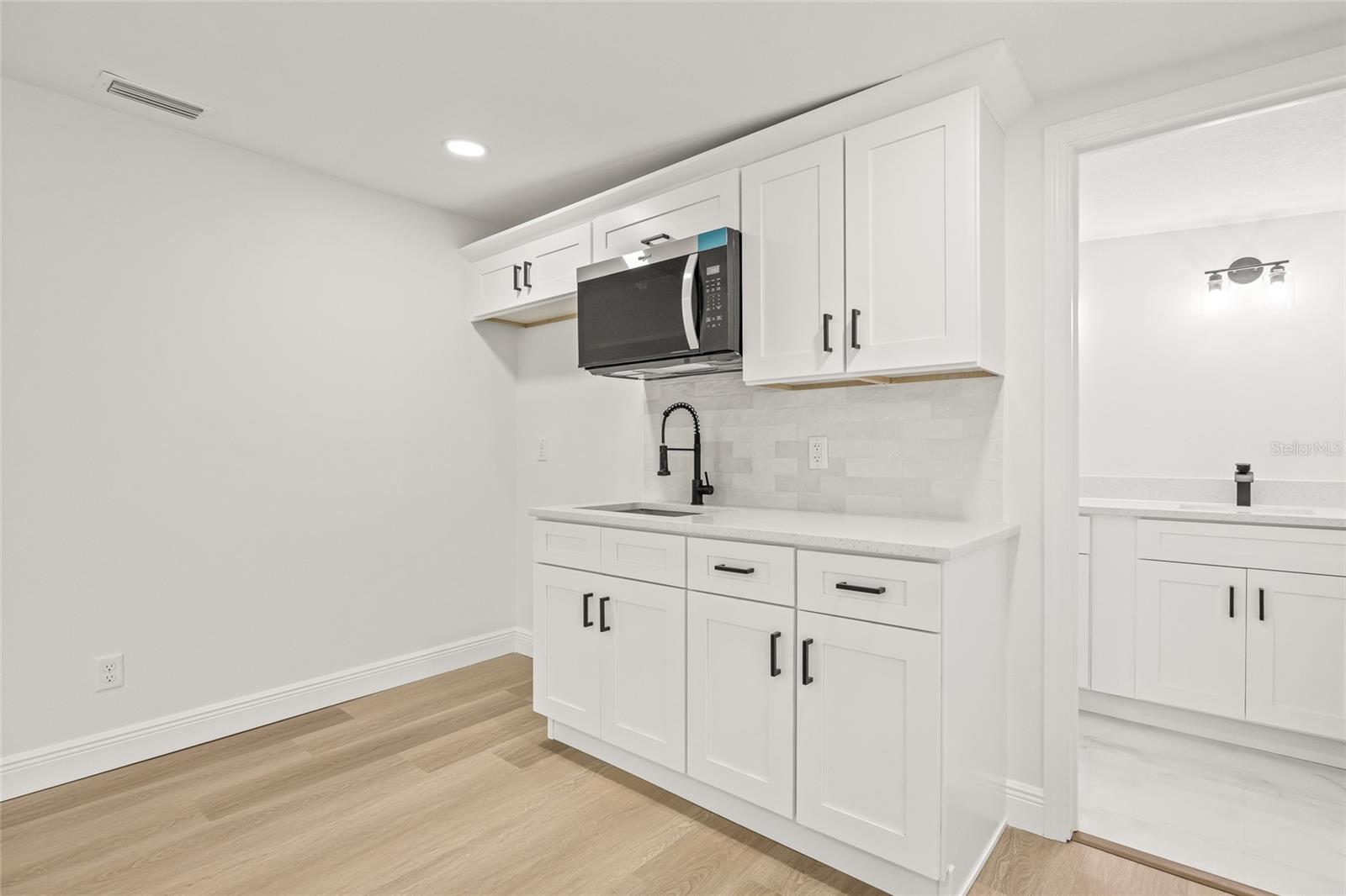 Image 32 of 47 For 10517 Hamner Avenue
