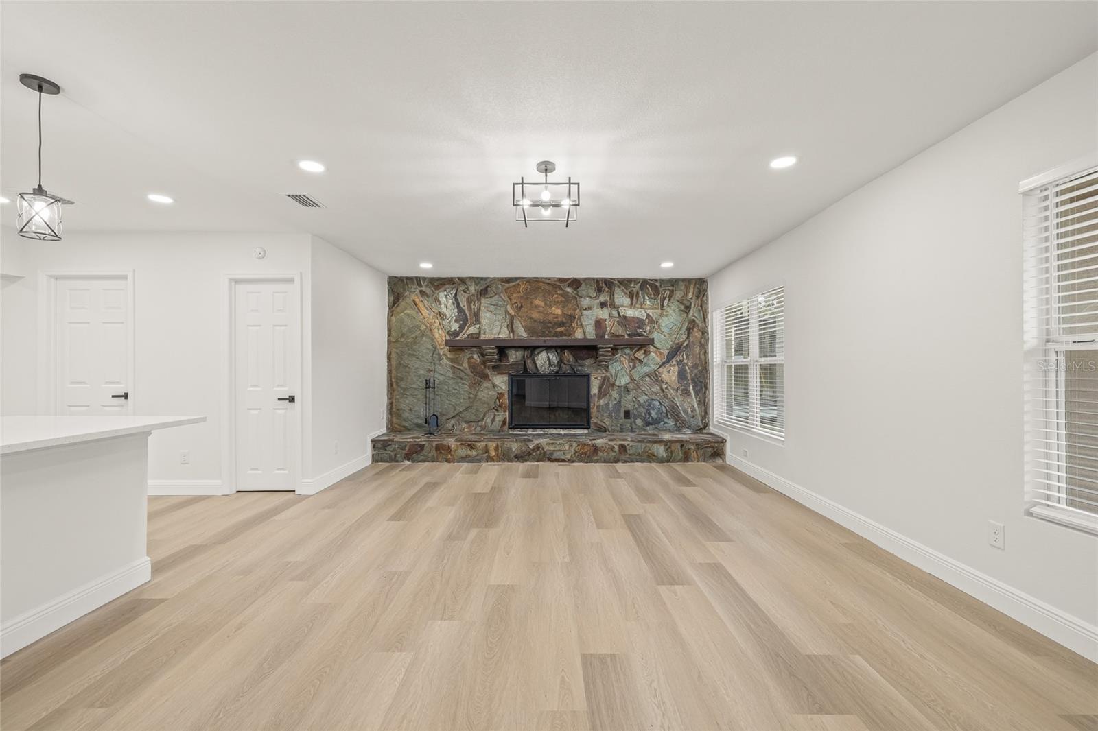 Image 9 of 47 For 10517 Hamner Avenue