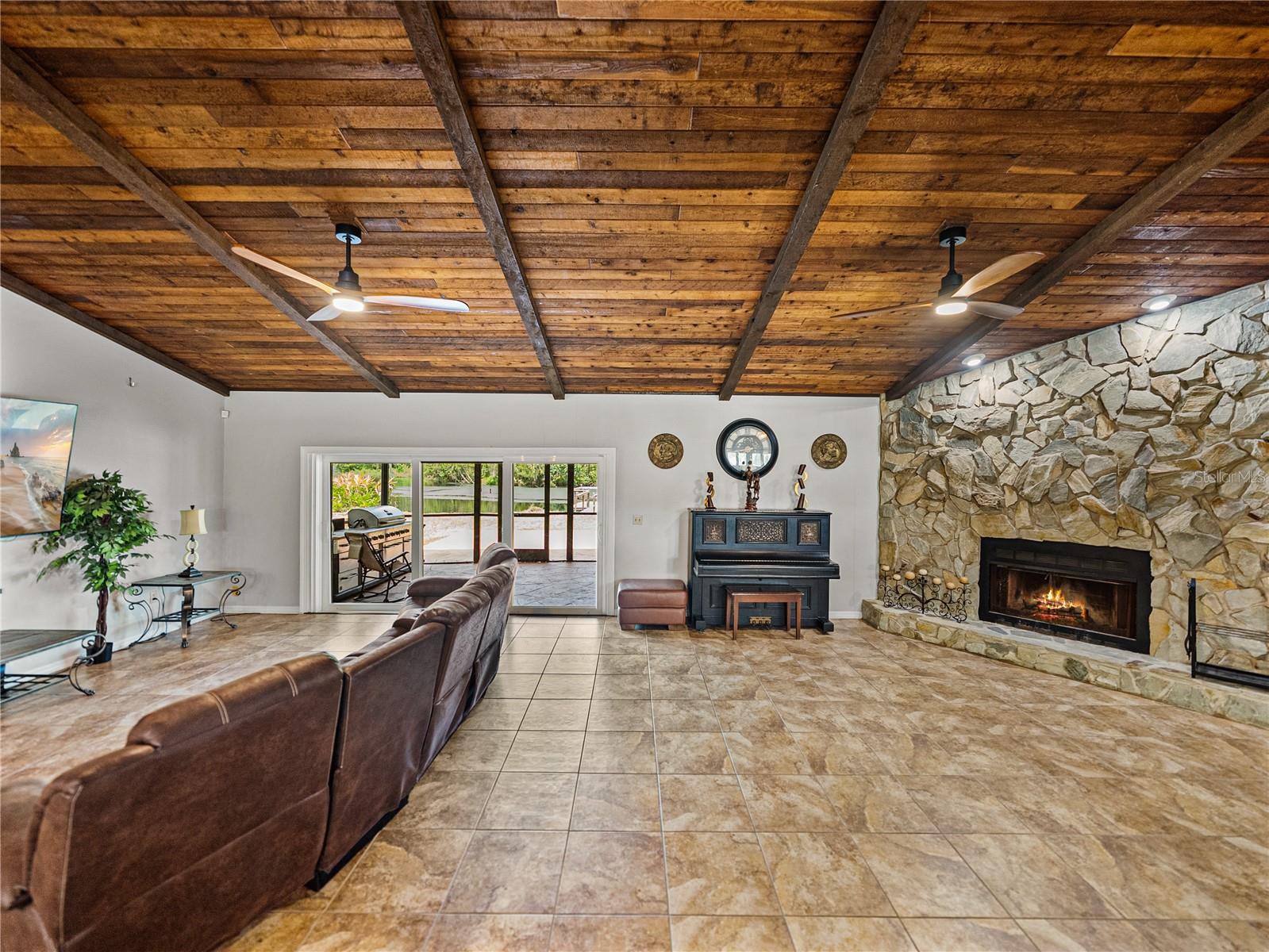 Image 16 of 64 For 35349 Perch Drive