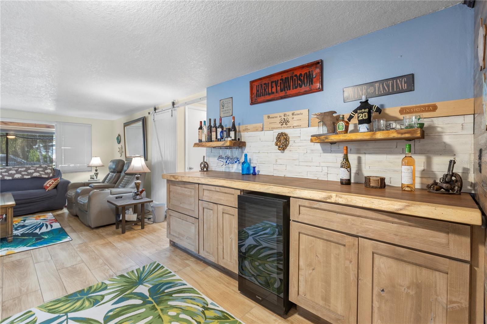 Listing photo id 13 for 5264 Idlewild Street