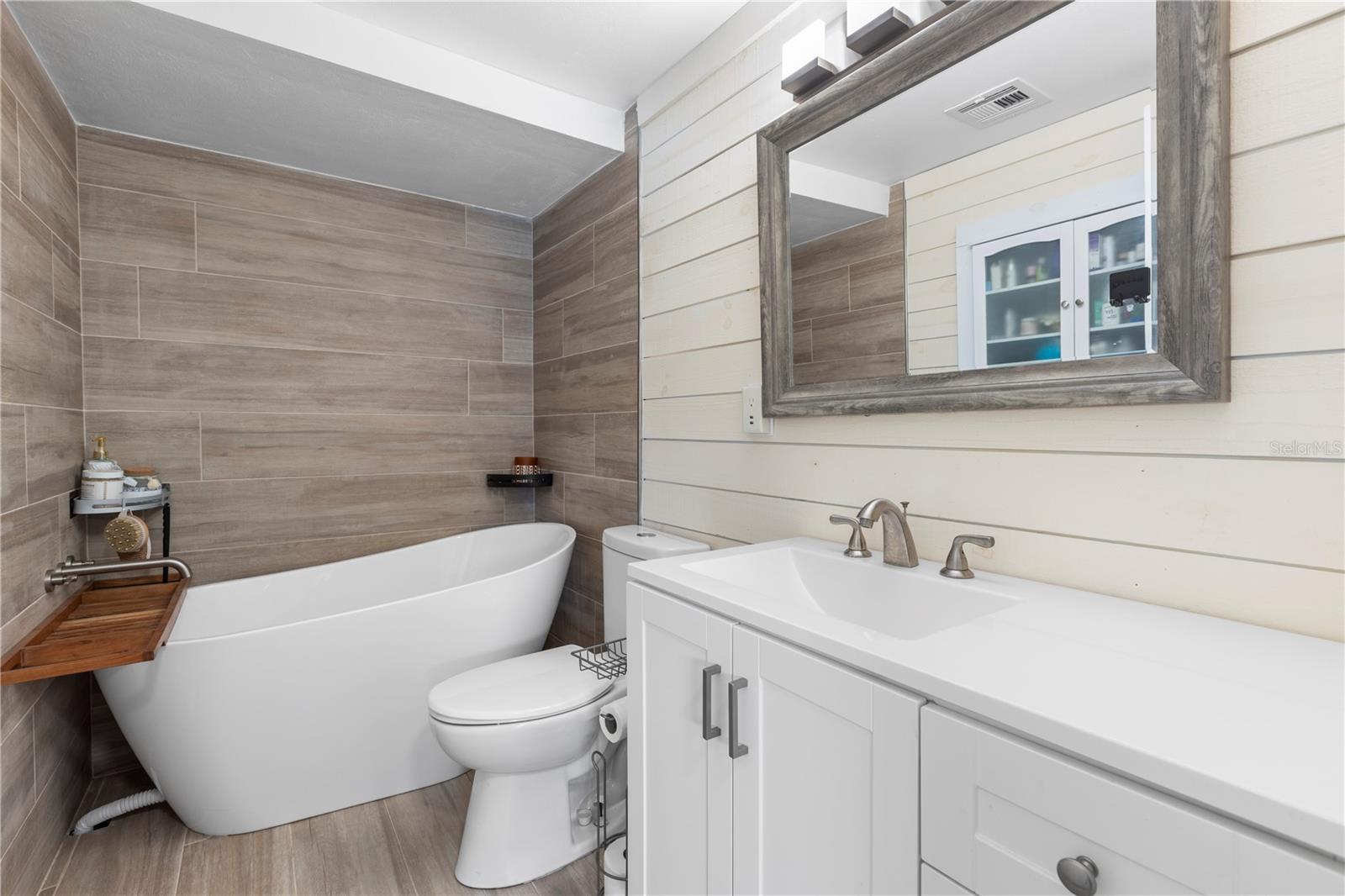 Listing photo id 21 for 5264 Idlewild Street