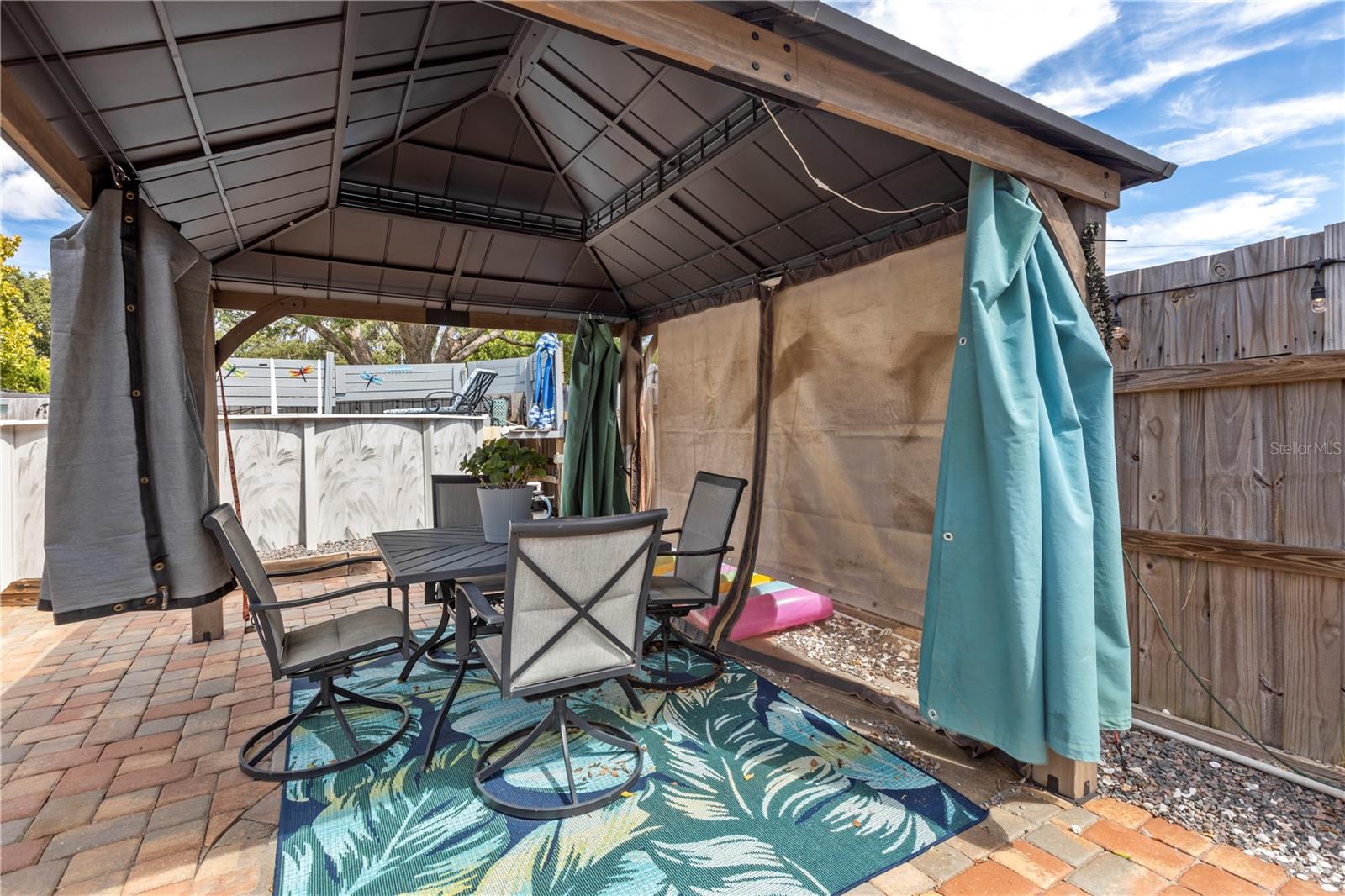Listing photo id 29 for 5264 Idlewild Street