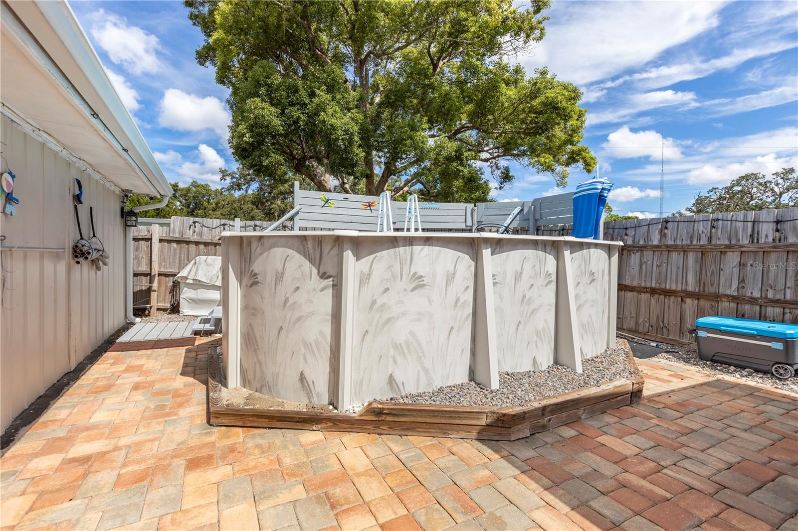 Listing photo id 31 for 5264 Idlewild Street