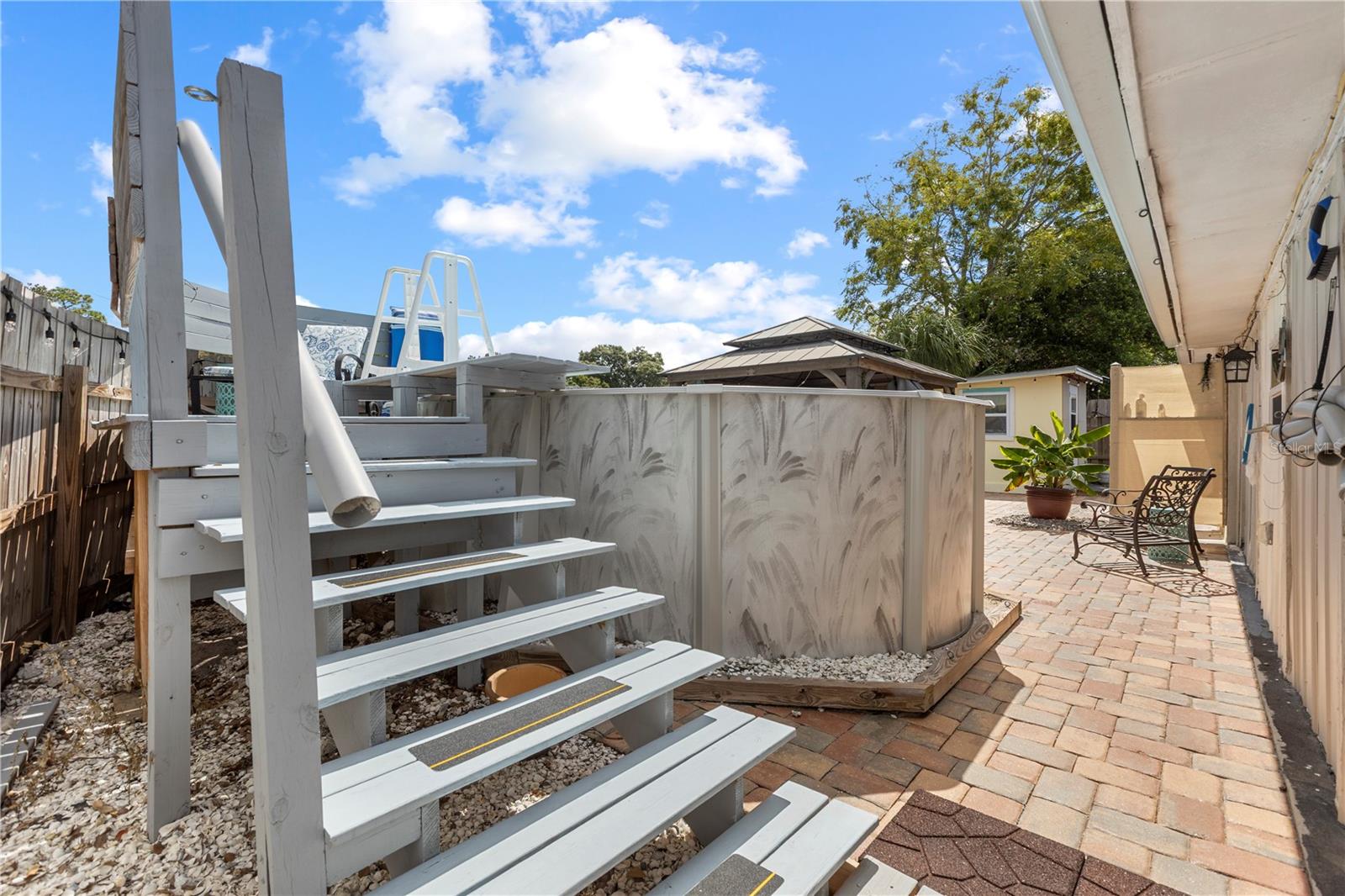 Listing photo id 32 for 5264 Idlewild Street