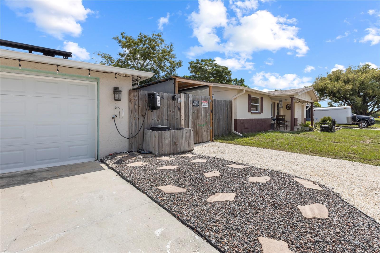 Listing photo id 37 for 5264 Idlewild Street
